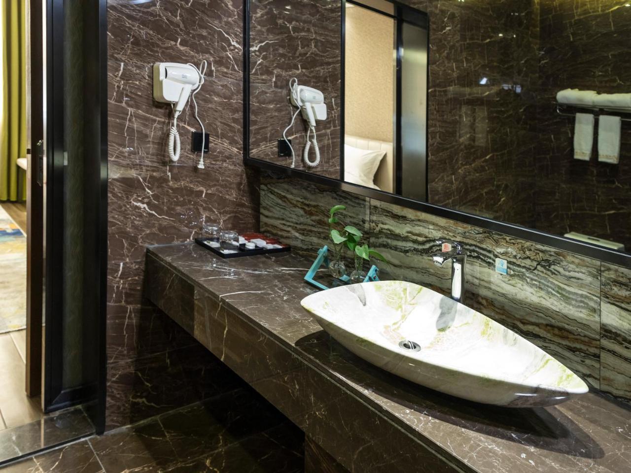 Kardon Hotel Gorgeous Guangzhou Exterior photo